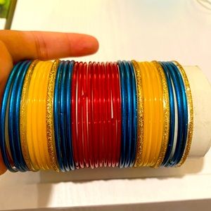 💙Beautiful Glass bangles set - size 2.4